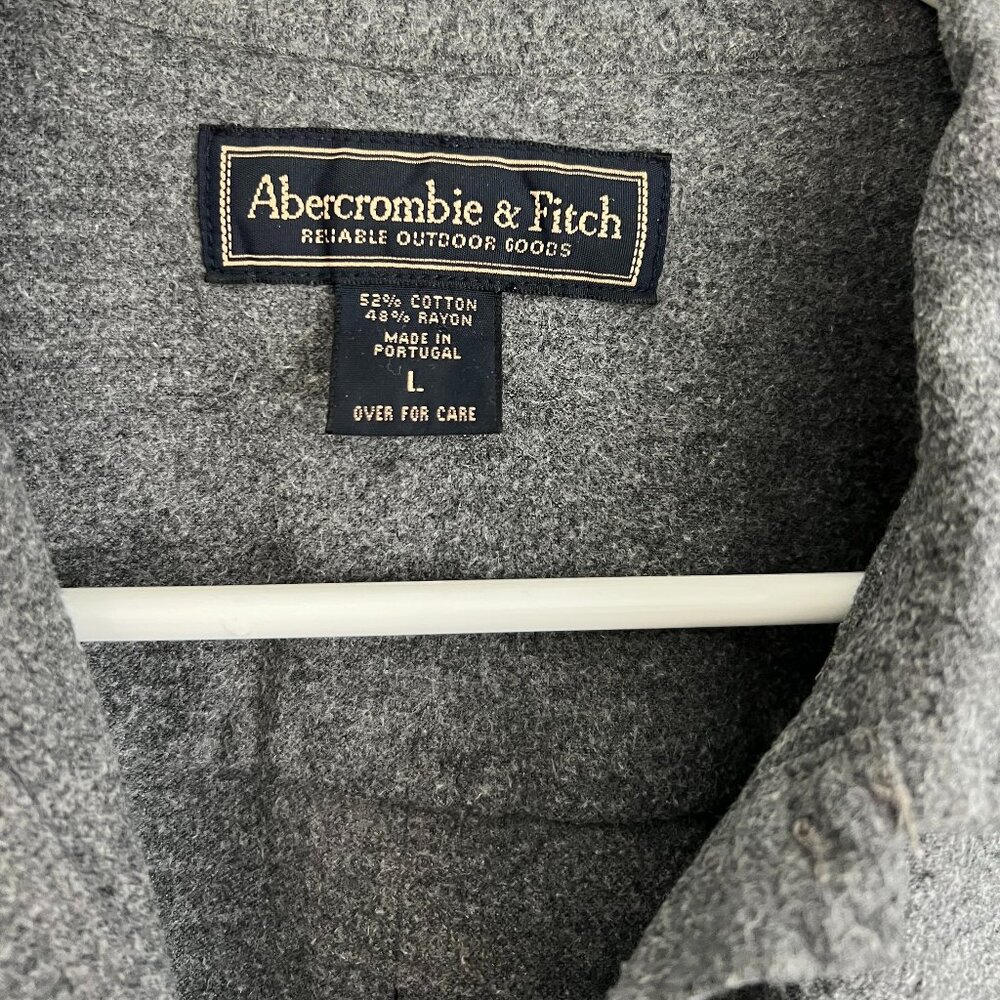 Abercrombie Gray Button Up Shirt Size L